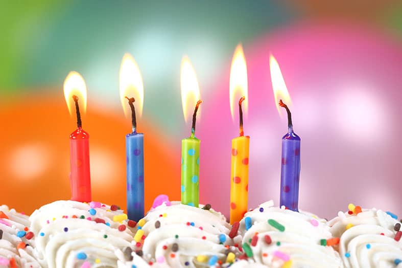 Some-Cake-Decorations-Shouldnt-Be-Eaten